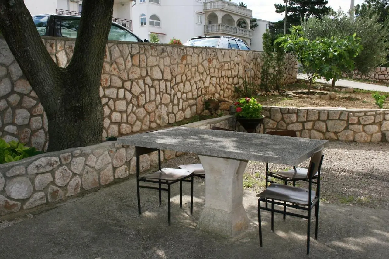 Apartments With A Parking Space Novi Vinodolski - 5514 Croatia