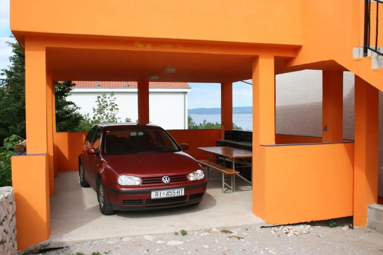 Apartments With A Parking Space Novi Vinodolski - 5514 0*,