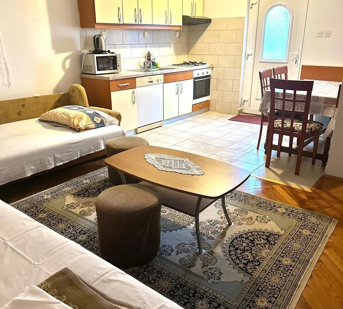 Apartments With A Parking Space Novi Vinodolski - 5514 Croatia